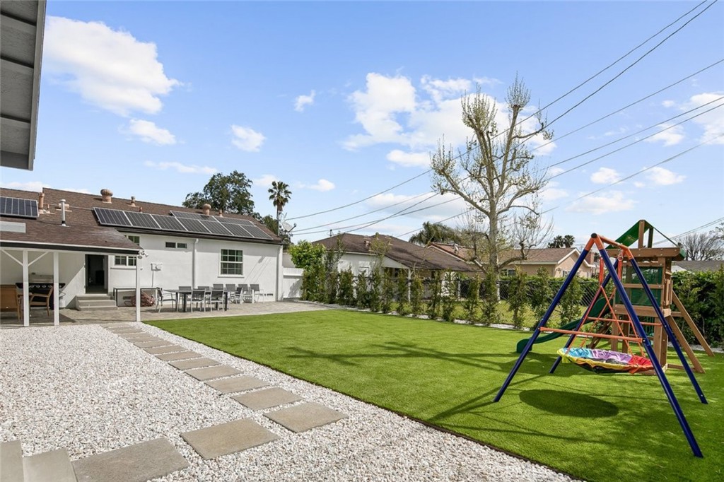 17804 Collins Street Property Photo 27