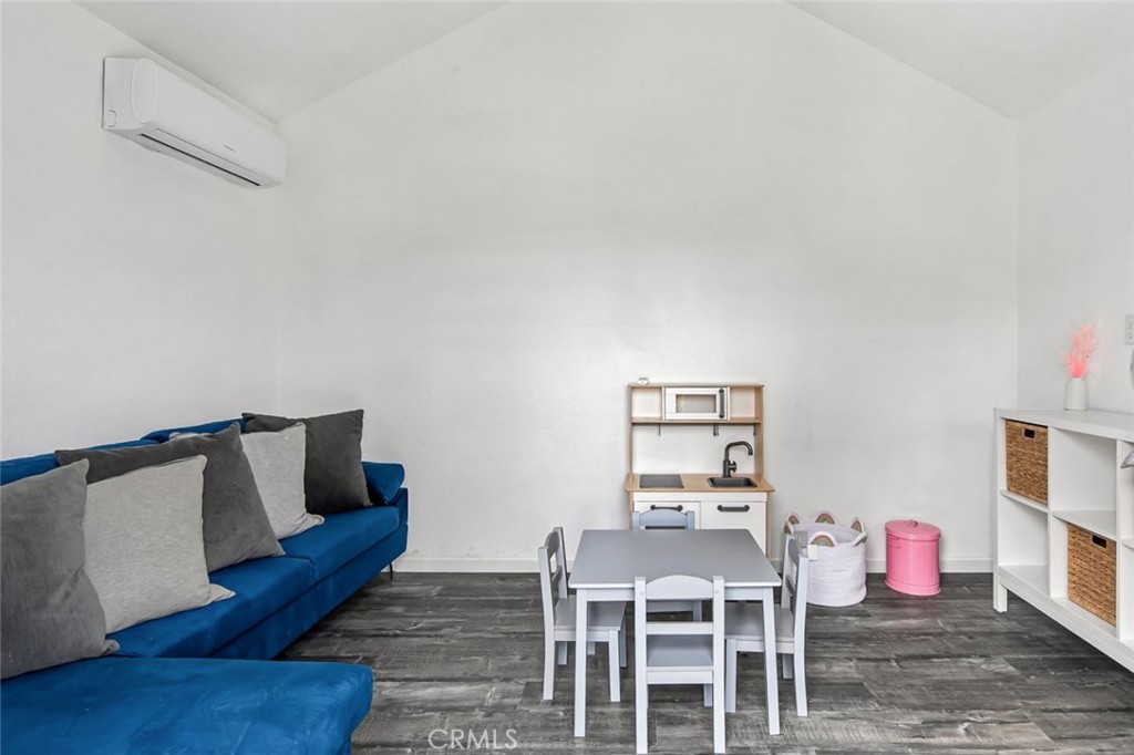 17804 Collins Street Property Photo 28