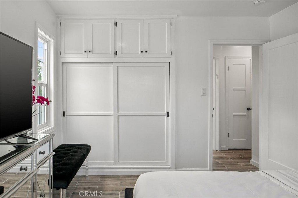17804 Collins Street Property Photo 33