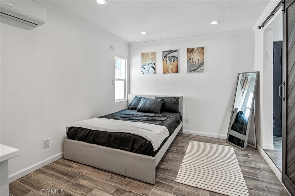 17804 Collins Street Property Photo 36