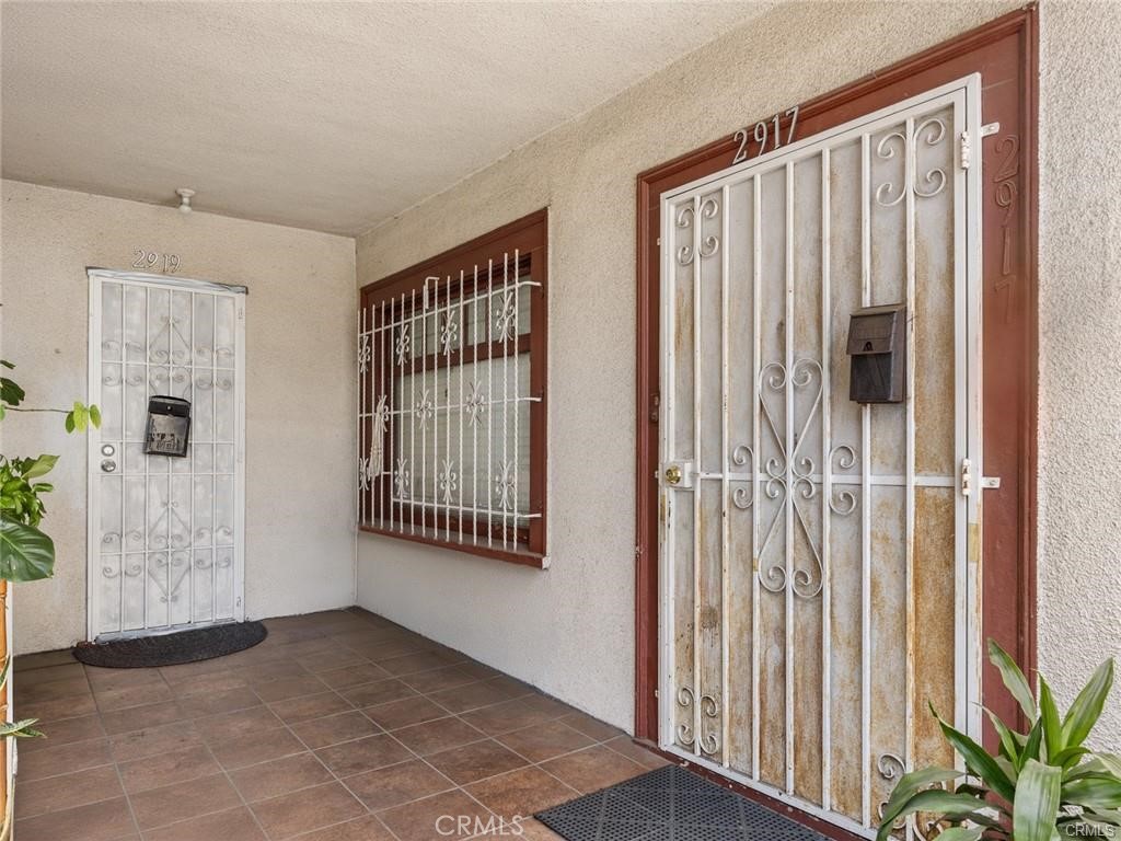2917 Kenwood Avenue Property Photo 5