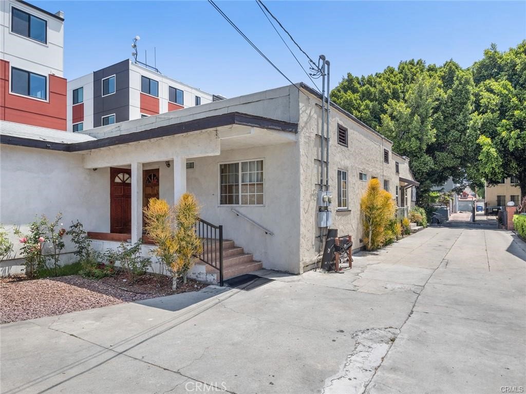 2917 Kenwood Avenue Property Photo 7