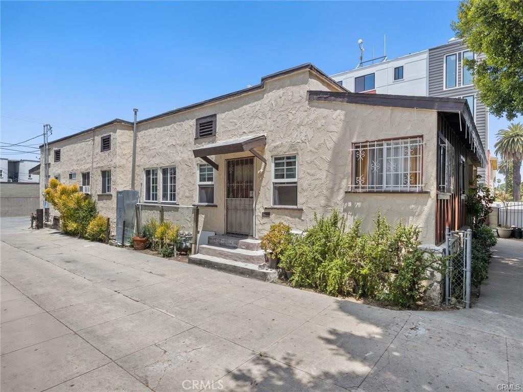 2917 Kenwood Avenue Property Photo 8
