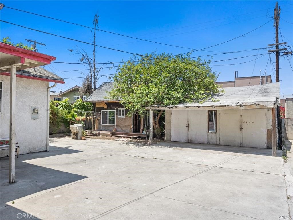 2921 Kenwood Avenue Property Photo 9