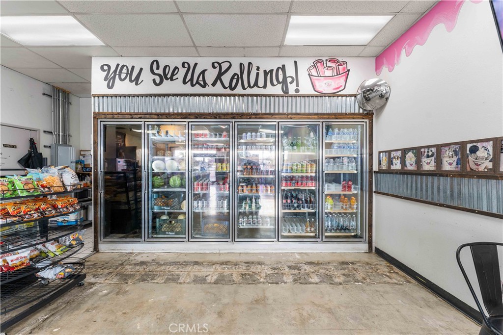 565 E Palmdale Blvd Property Photo 7