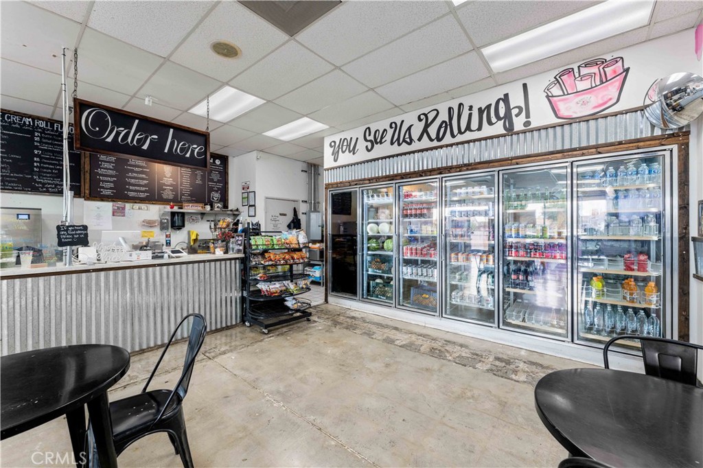 565 E Palmdale Blvd Property Photo 12