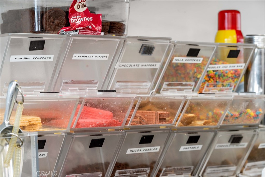 565 E Palmdale Blvd Property Photo 29