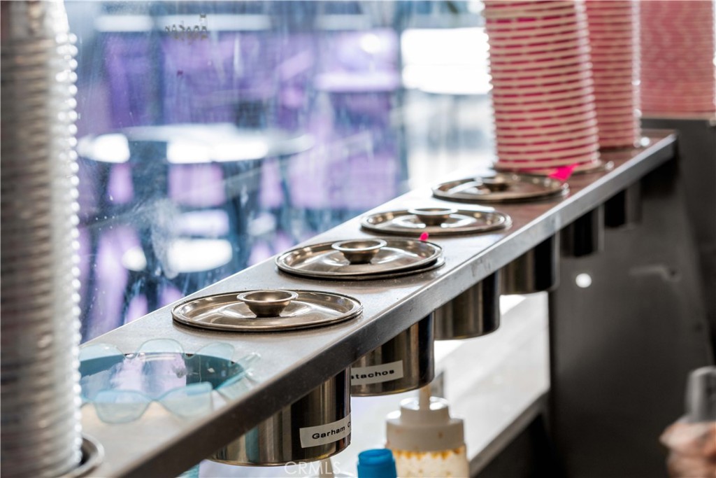 565 E Palmdale Blvd Property Photo 30