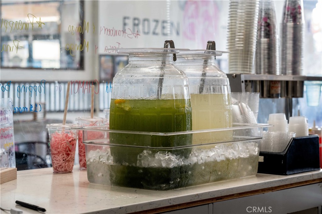 565 E Palmdale Blvd Property Photo 31