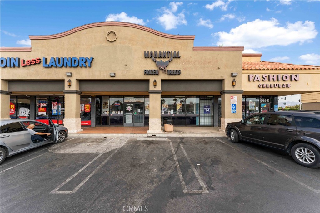 565 E Palmdale Blvd Property Photo 36