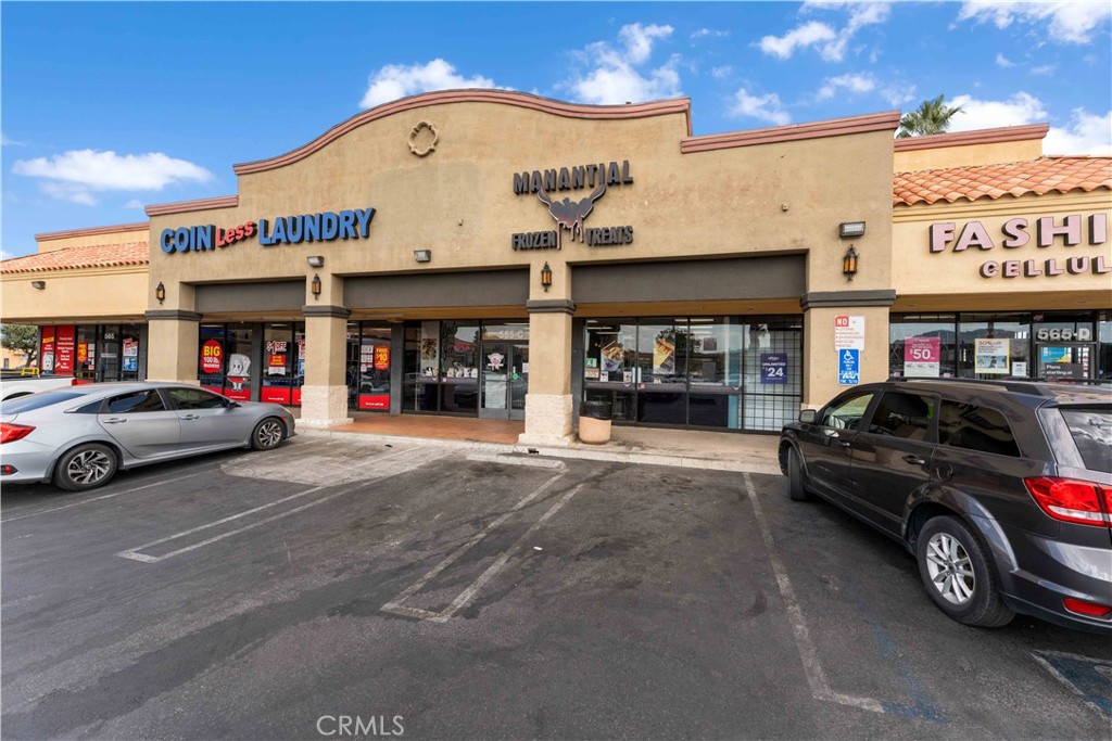 565 E Palmdale Blvd Property Photo 37