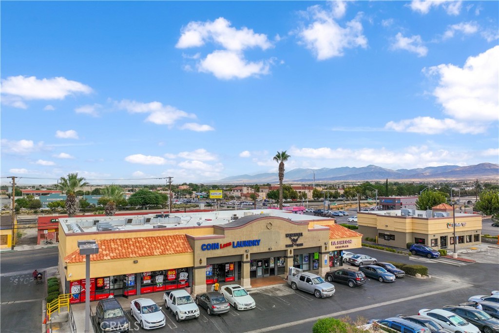 565 E Palmdale Blvd Property Photo 39