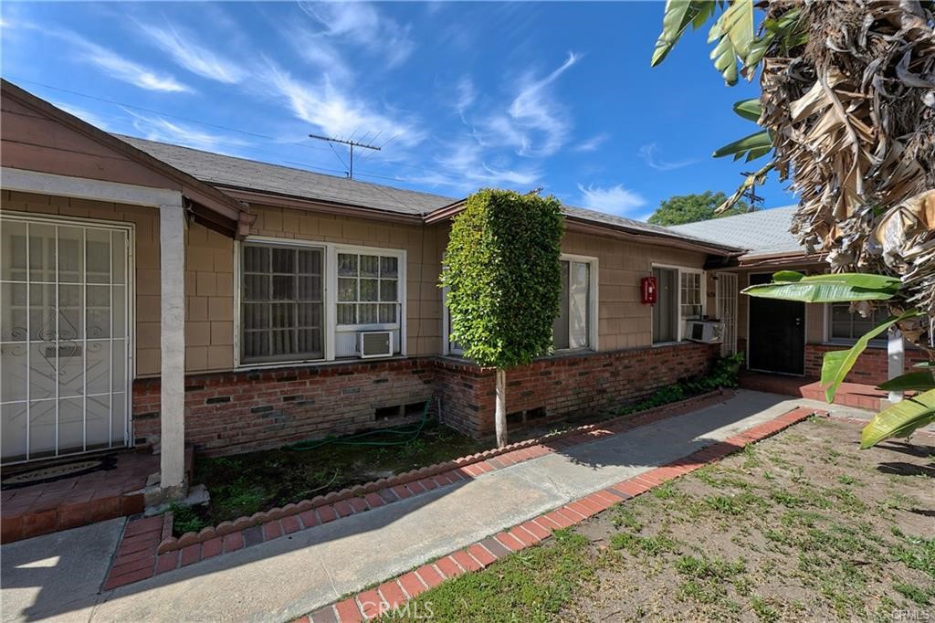 5619 Willowcrest Avenue Property Photo 1