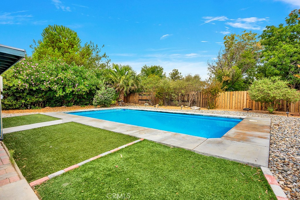 1116 W Tamarisk Avenue Property Photo