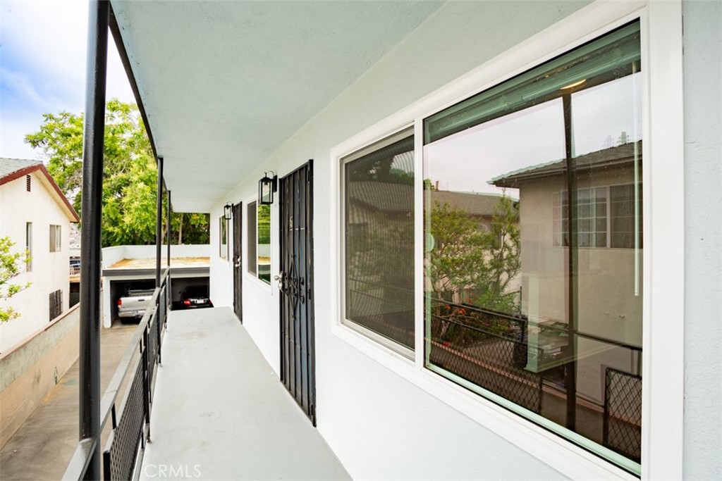 823 N Lagoon Avenue Property Photo 3