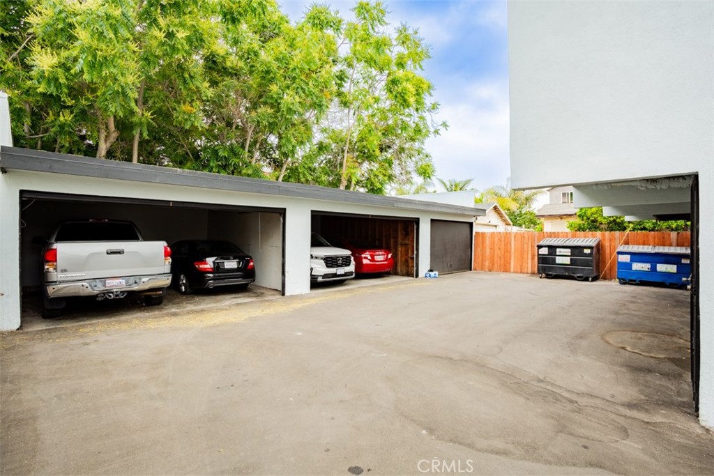 823 N Lagoon Avenue Property Photo 29