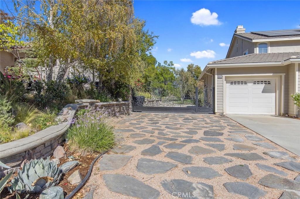 30433 Hidden Valley Court Property Photo 4