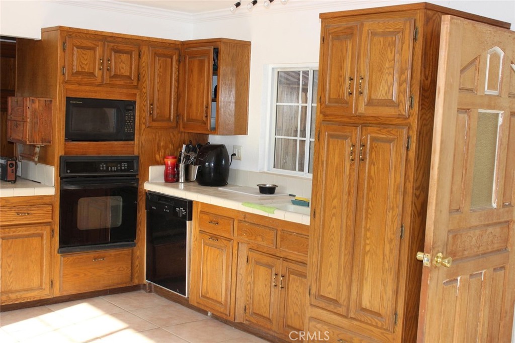9156 W Avenue E Property Photo 3