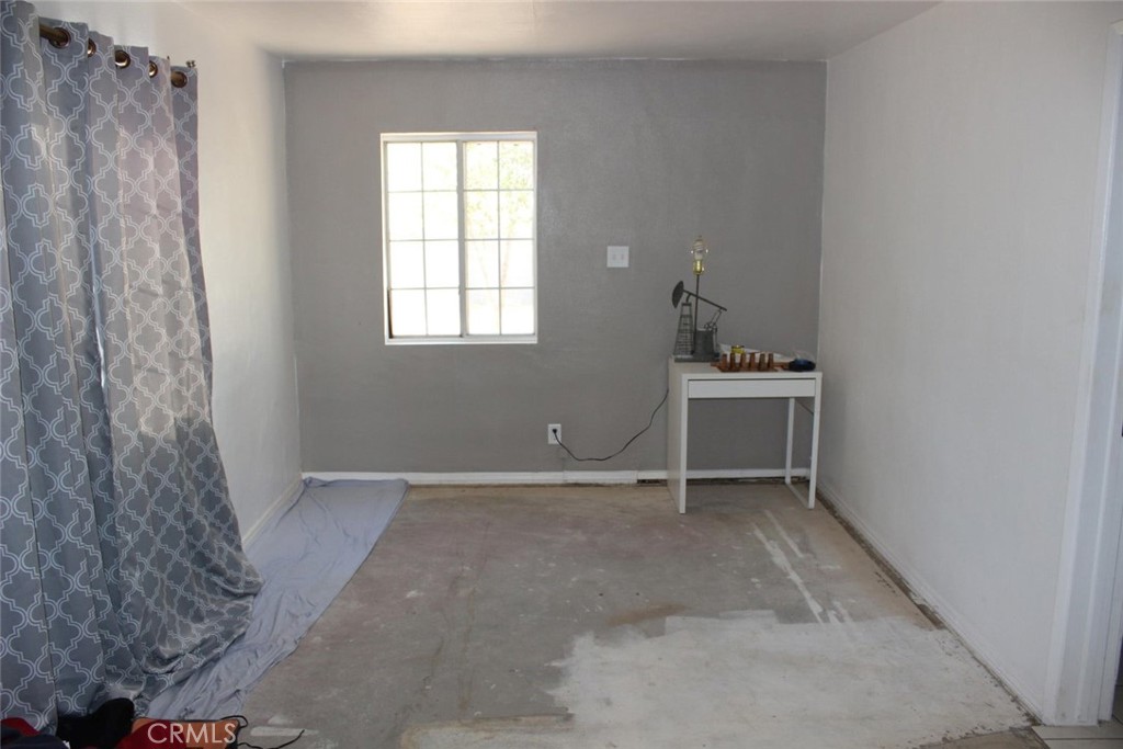 9156 W Avenue E Property Photo 6
