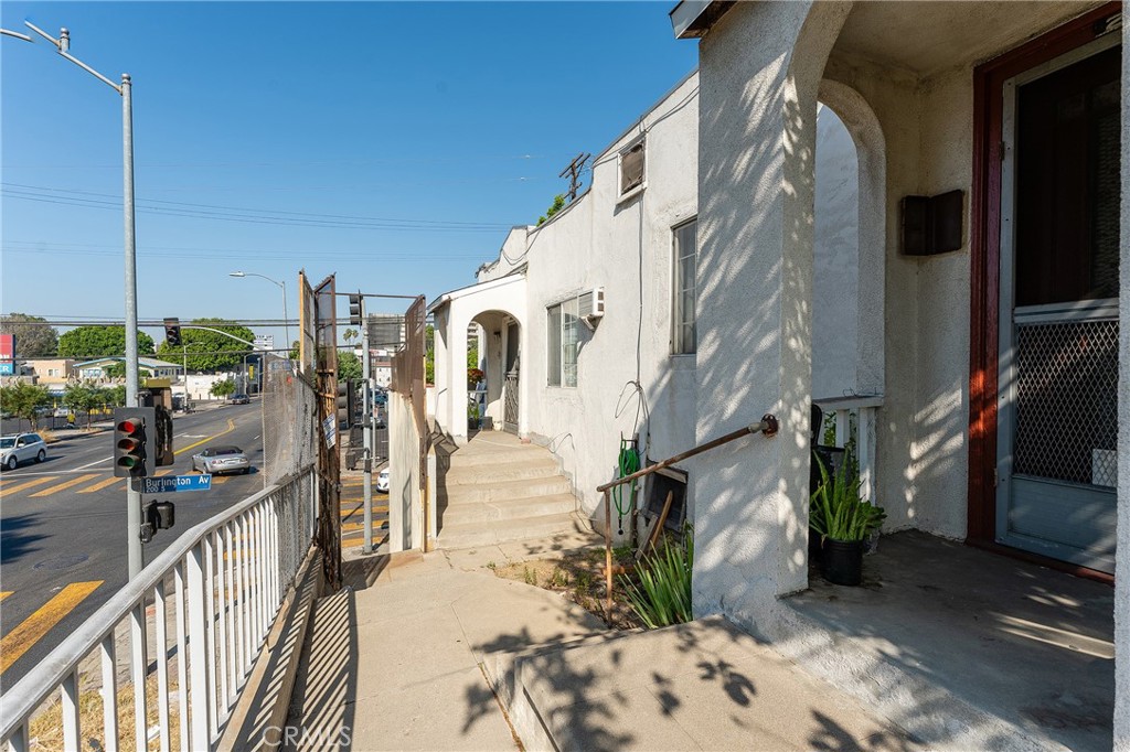 272 S Burlington Avenue Property Photo 7