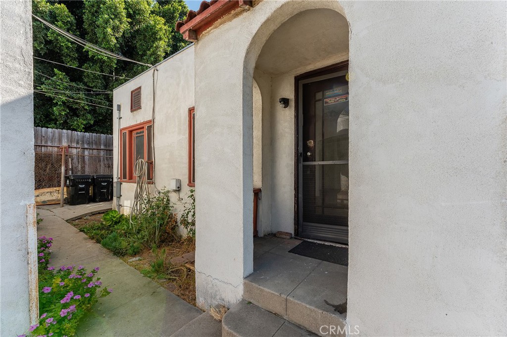 272 S Burlington Avenue Property Photo 13