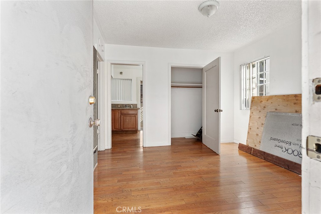 272 S Burlington Avenue Property Photo 14