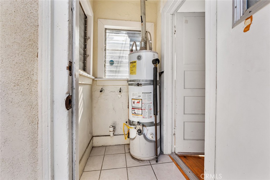 272 S Burlington Avenue Property Photo 18