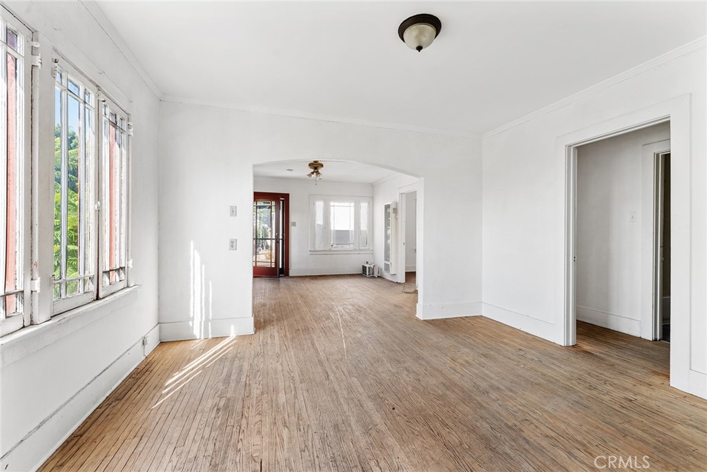 272 S Burlington Avenue Property Photo 21