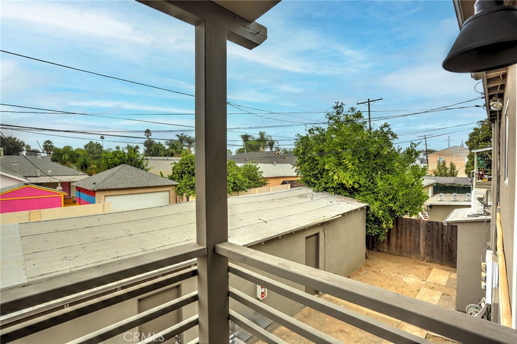 7033 Hazeltine Avenue Property Photo 13