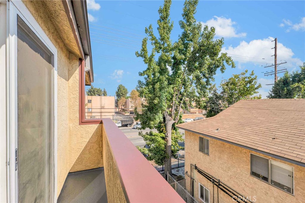 15240 Nordhoff Street Property Photo 36