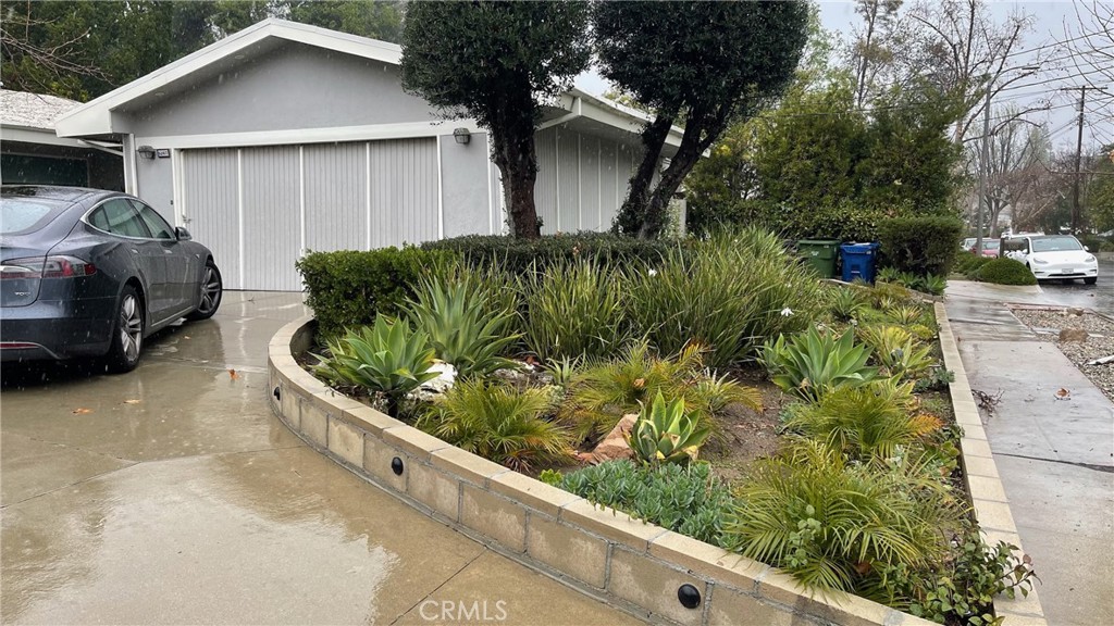 5357 Ellenvale Avenue Property Photo 2