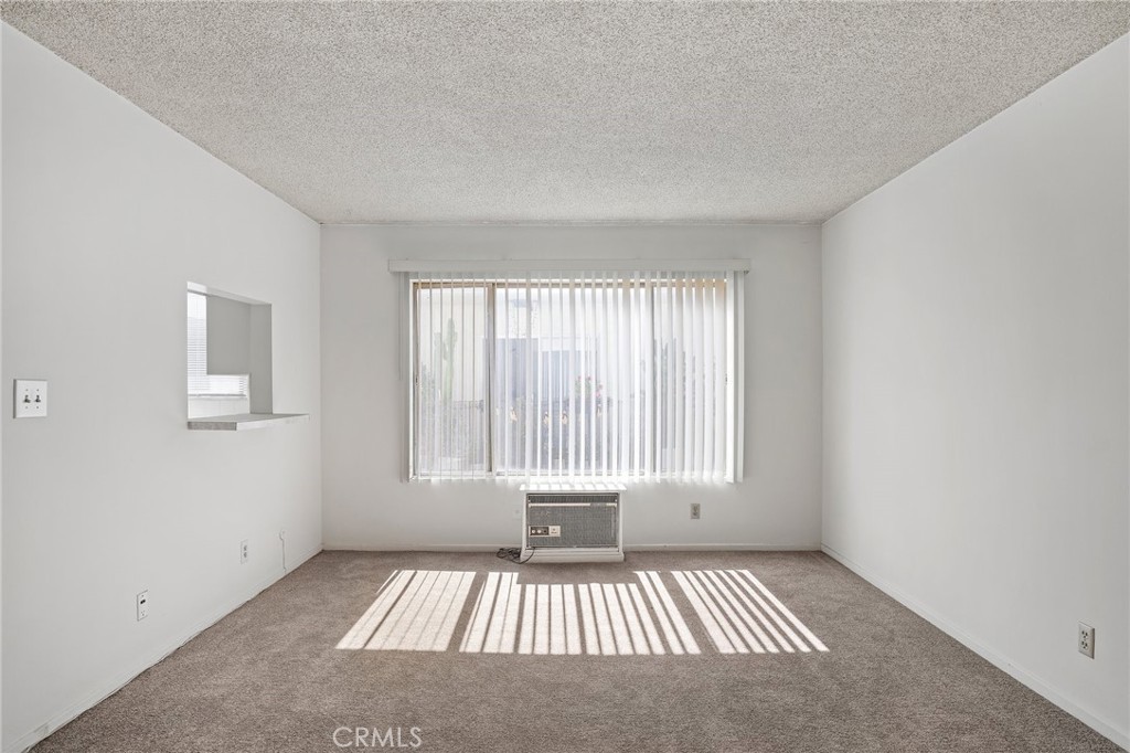 1035 N Hayworth Avenue Property Photo 9