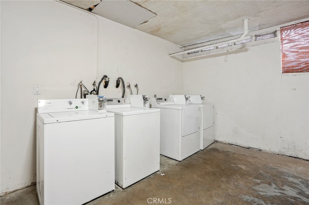 1035 N Hayworth Avenue Property Photo 13