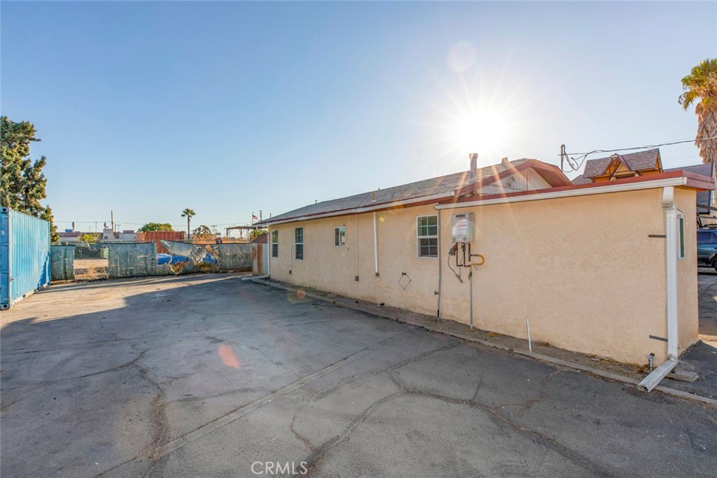 9052 Sunland Boulevard Property Photo 13