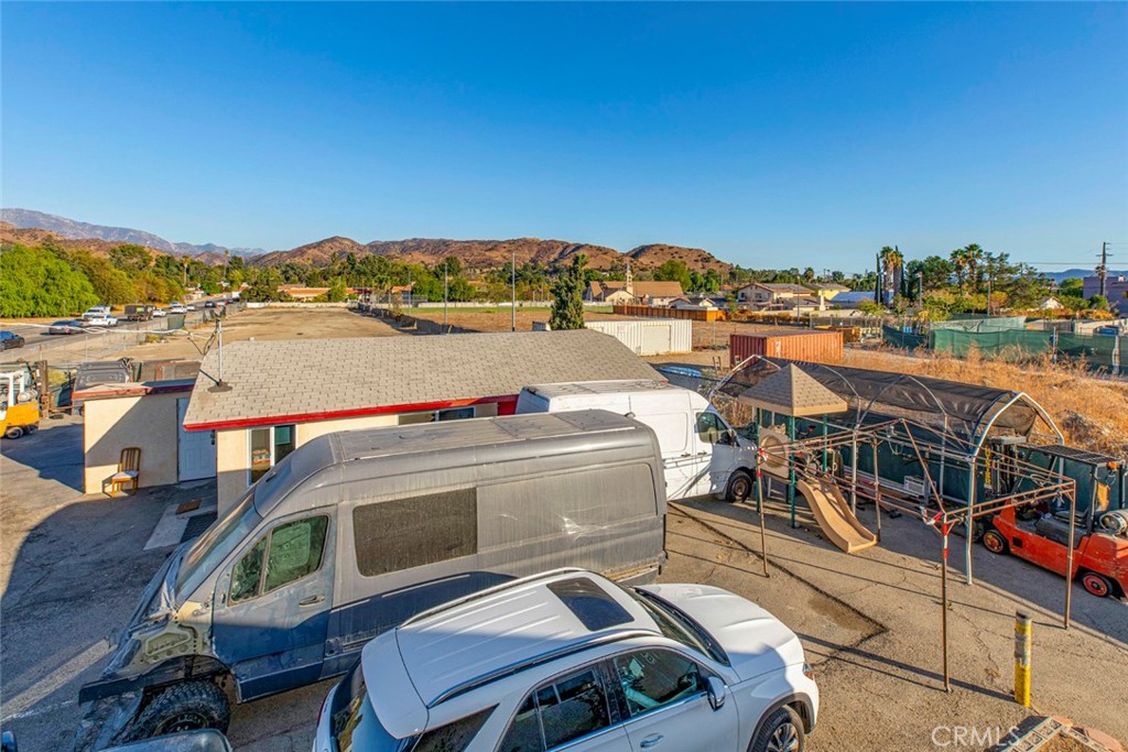 9052 Sunland Boulevard Property Photo 18