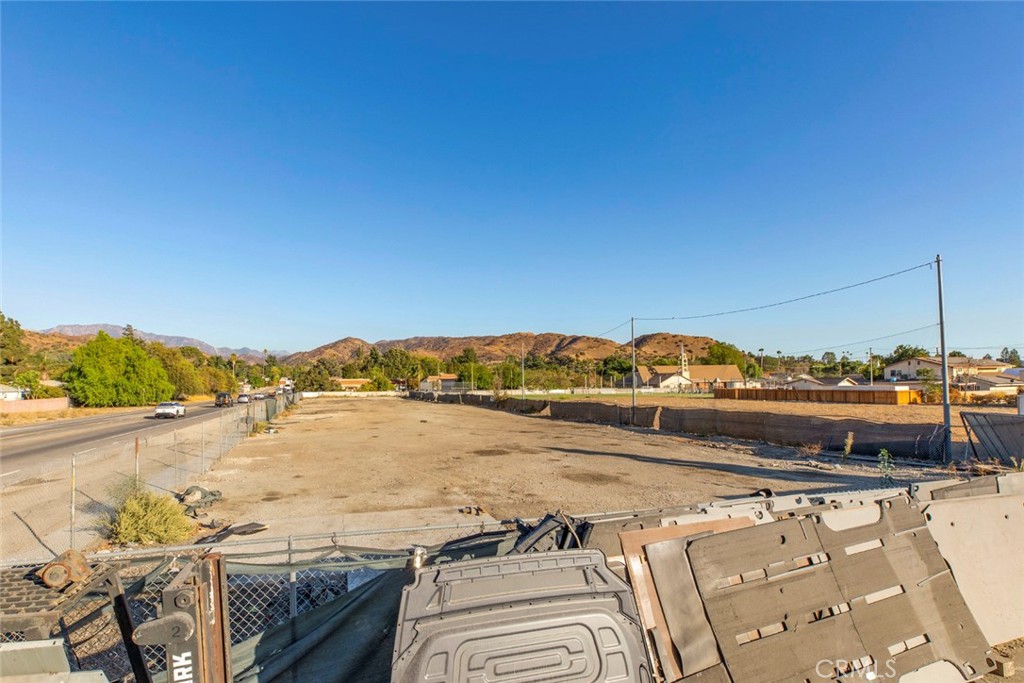 9052 Sunland Boulevard Property Photo 21