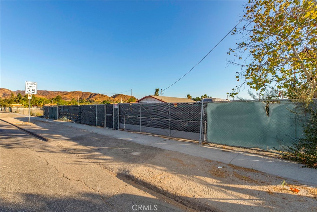 9052 Sunland Boulevard Property Photo 33