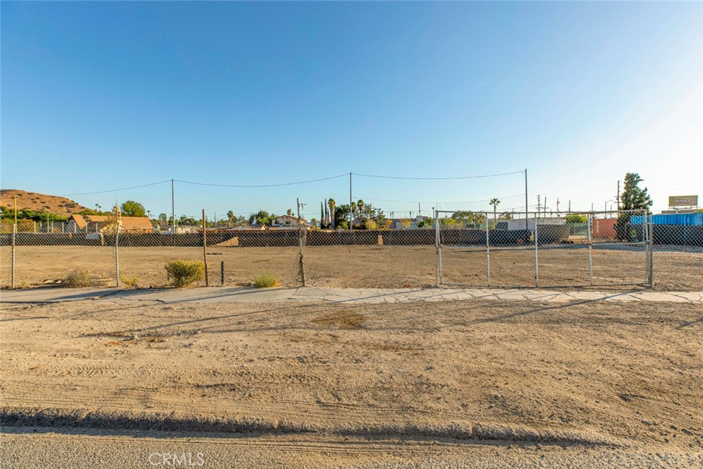 9052 Sunland Boulevard Property Photo 39