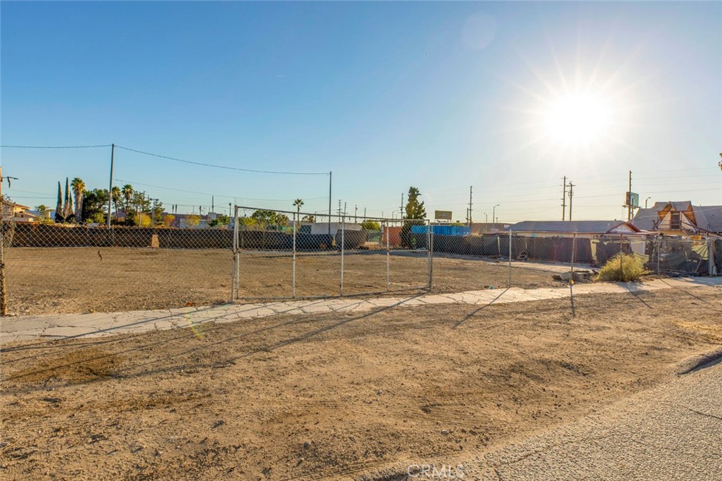 9052 Sunland Boulevard Property Photo 40