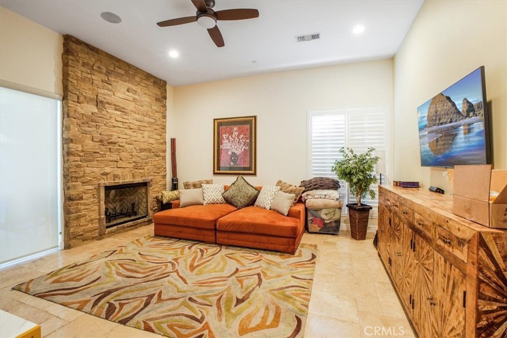 17401 Raymer Street Property Photo 11