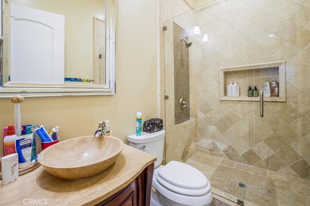 17401 Raymer Street Property Photo 26