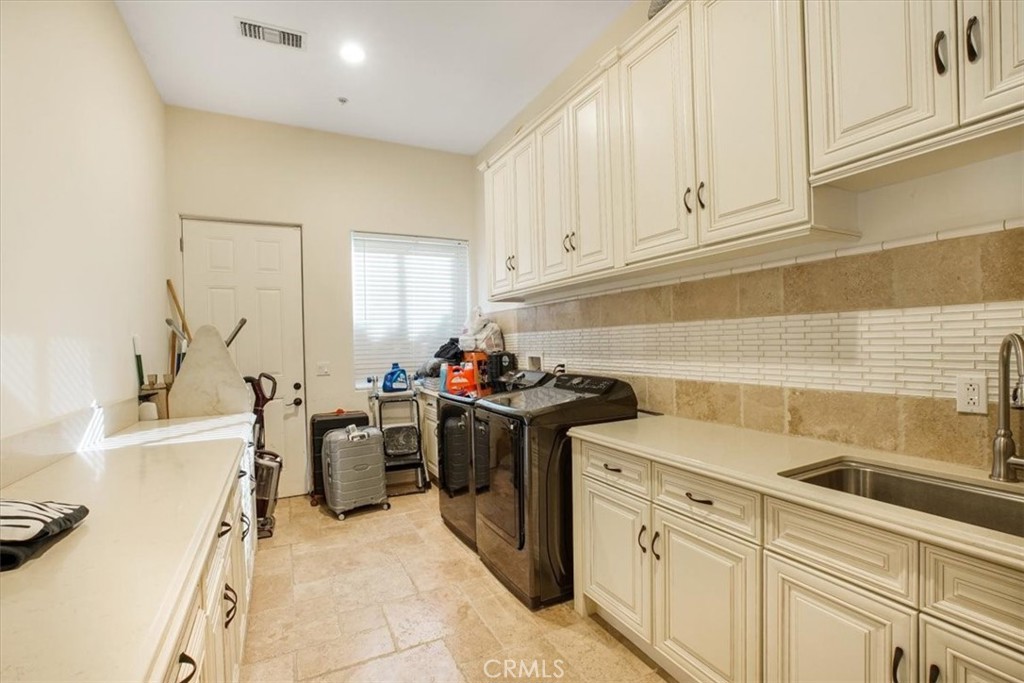 17401 Raymer Street Property Photo 27