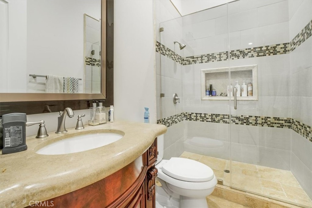 17401 Raymer Street Property Photo 33