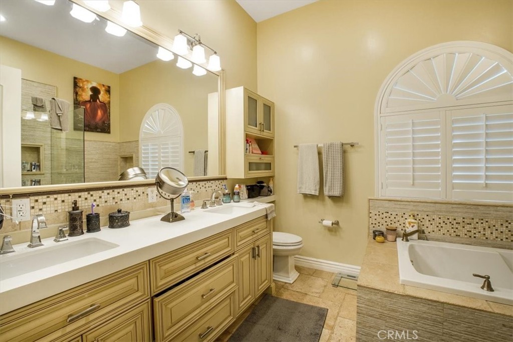 17401 Raymer Street Property Photo 36