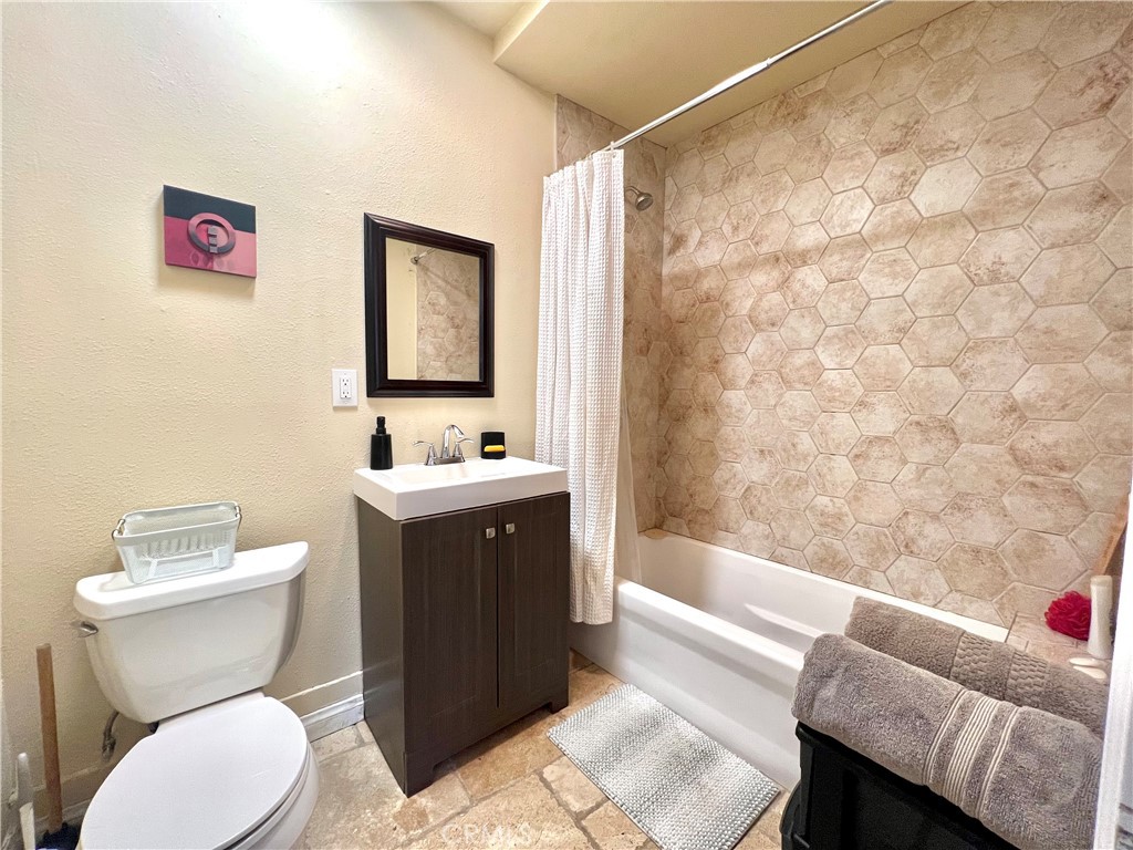 17401 Raymer Street Property Photo 44
