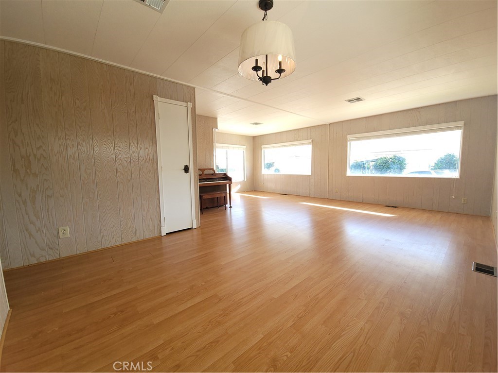 1110 Vista Grande Drive Property Photo 8