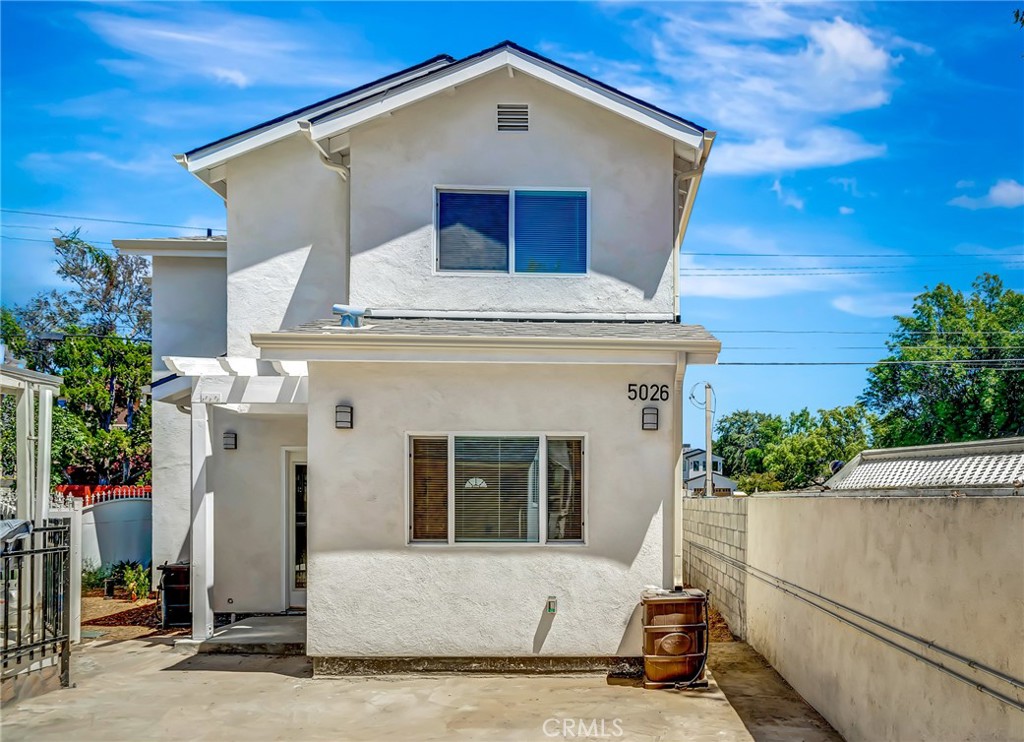 5026 Varna Avenue Property Photo 11