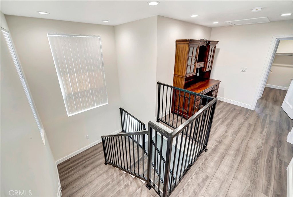 5026 Varna Avenue Property Photo 18