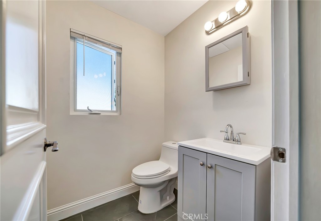 5026 Varna Avenue Property Photo 21