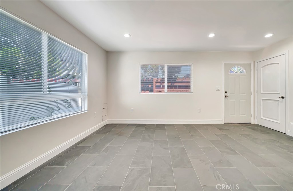5026 Varna Avenue Property Photo 23